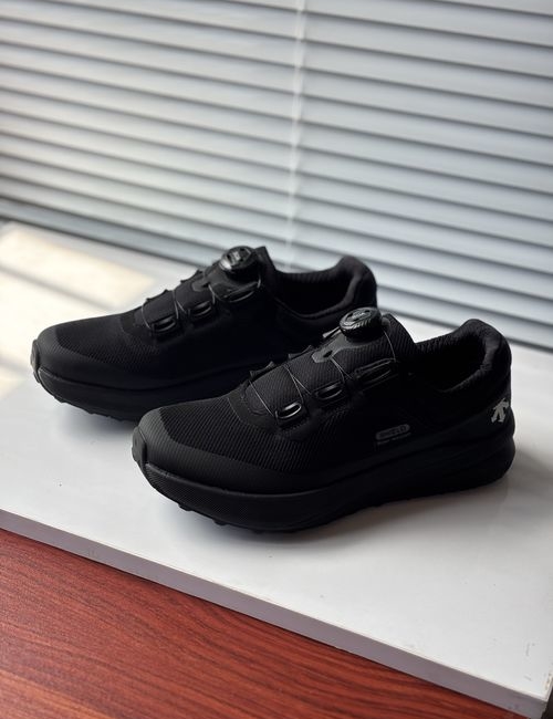 Descente Breathable Cushioned BOA Running Shoes