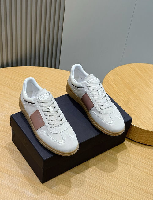 Valentino Freedomdots Low-top Leather Sports Shoes