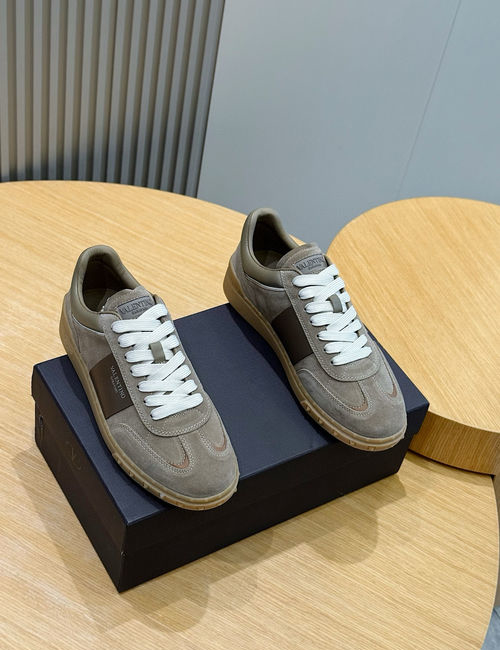 Valentino Freedomdots Low-top Leather Sports Shoes