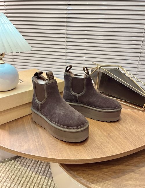 UGG Shearling Chelsea Comfort Casual Boots