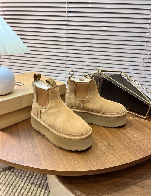 UGG Shearling Chelsea Comfort Casual Boots