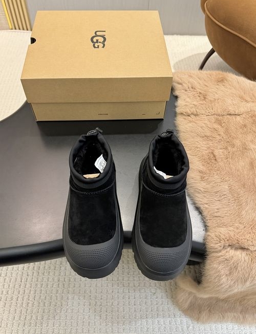 UGG Waterproof Short Tasman Shearling Boots