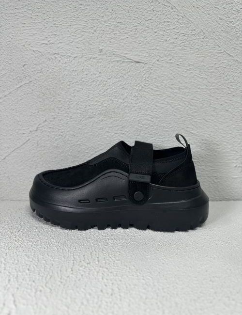 UGG Peakmod Lowcut Cowhide Casual Shoes Black