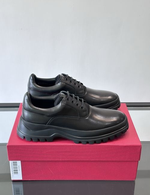 Ferragamo Sophisticated Leather Shoes With Fine Workmanship