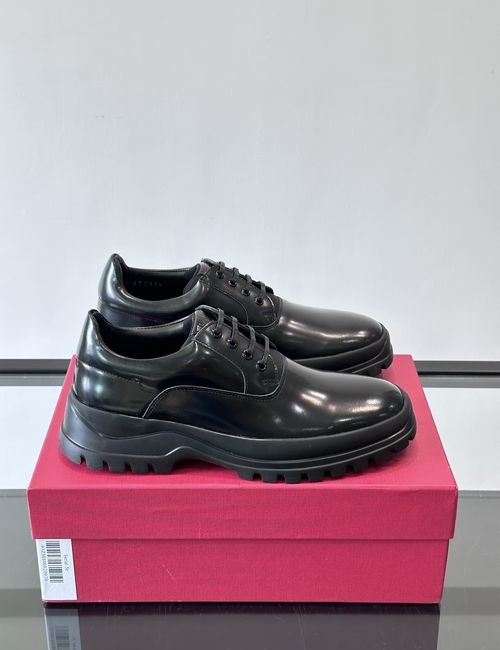 Ferragamo Sophisticated Leather Shoes With Fine Workmanship