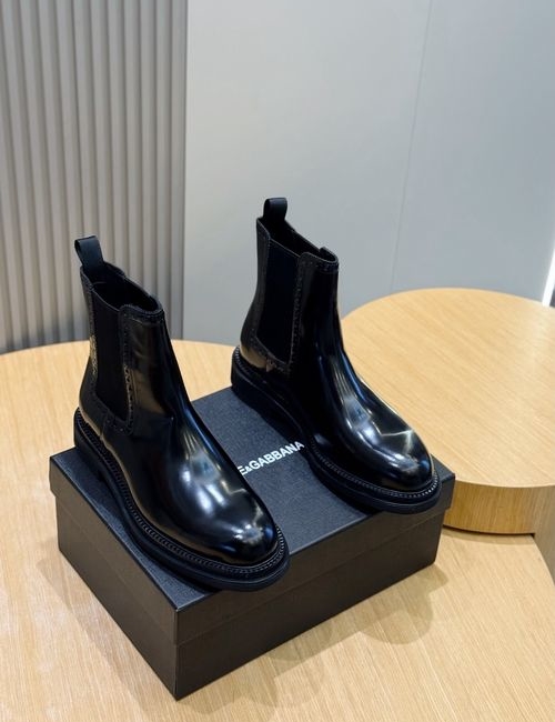Dolce & Gabbana DG Cowhide Chelsea Boots With Leather Sole
