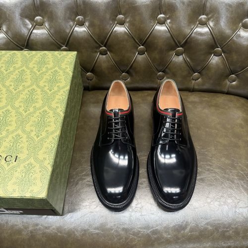 Gucci Black Patent Leather Lace-Up Dress Shoes