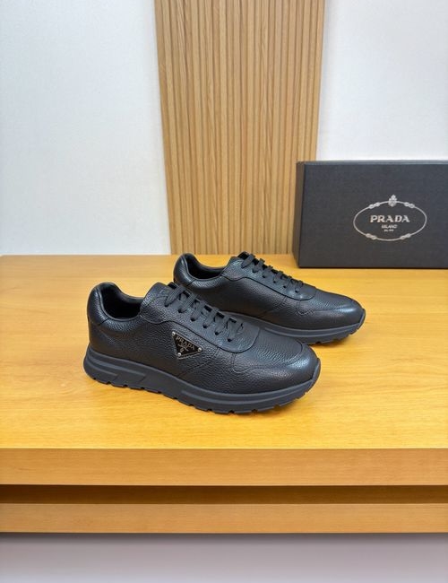 Prada Grain Leather Casual Sneakers