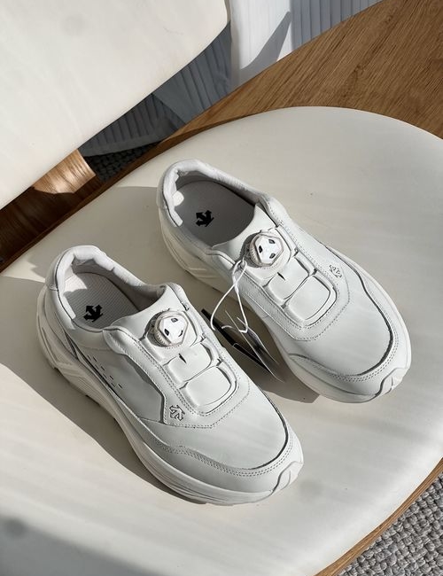 Descente White Shoes: Fresh, Vibrant, Safe Walking