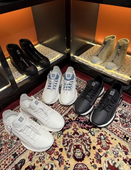 Givenchy Premium Leather Low-top Sneakers