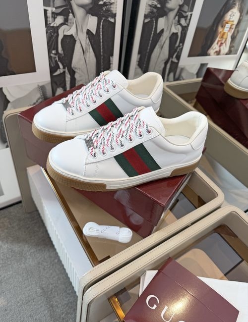 Gucci GG Pattern Leather Casual Shoes