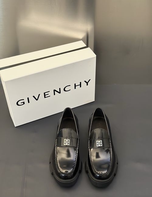 Givenchy Show Series Leather Ankle Boots With Logo