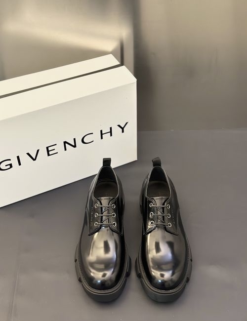 Givenchy Show Series Leather Ankle Boots With Logo