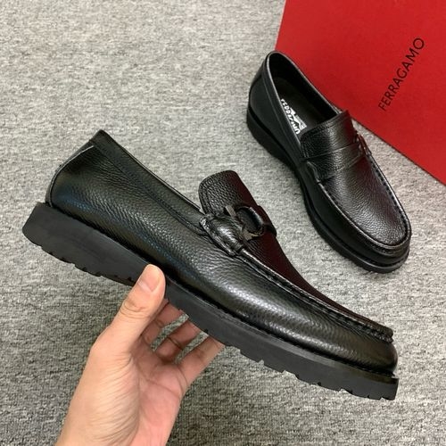 Ferragamo Premium Leather Dress Shoes With Hardware