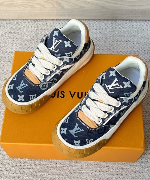 Louis Vuitton LV Tilted Monogram Pattern Casual Sneakers