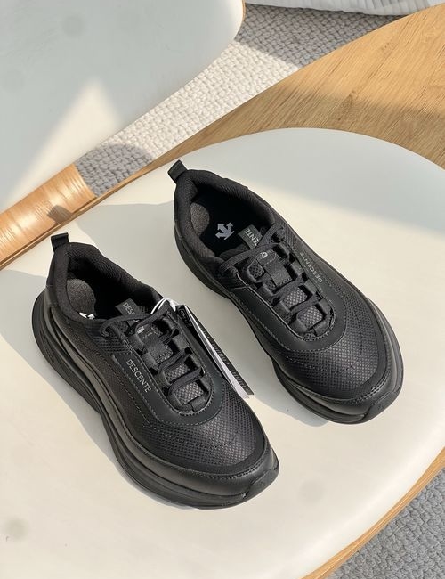Descente Breathable Cushioned Casual Sports Sneakers
