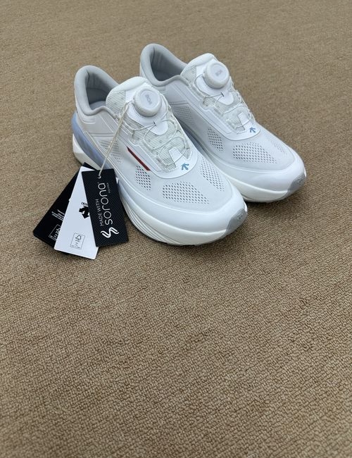 Descente D/F WIRE 3.0 Cushioned Running Shoes