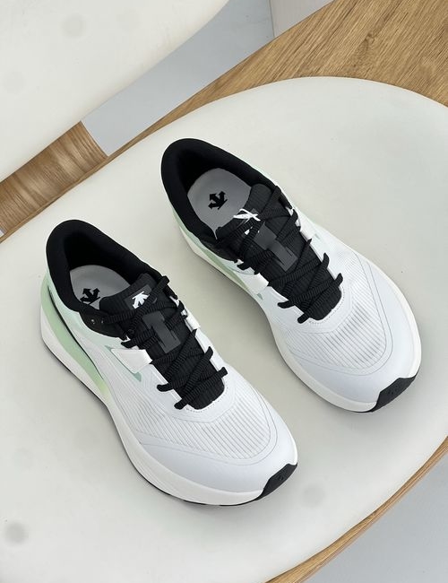 Descente Professional Racing Running Shoes