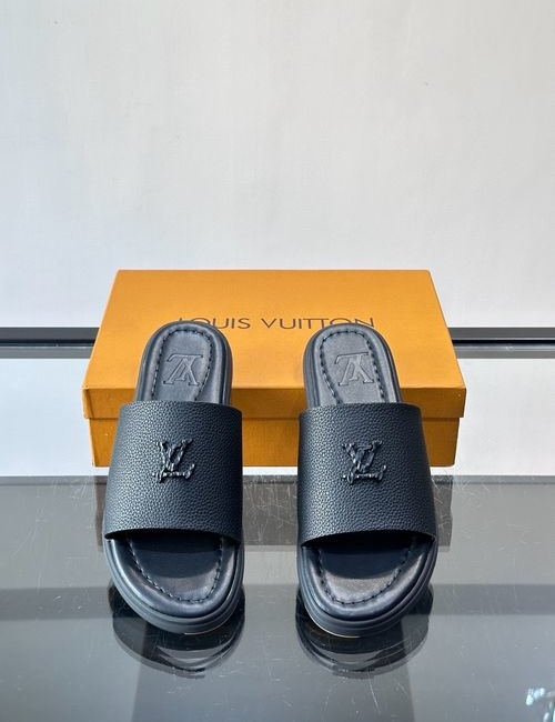 Louis Vuitton LV Flat Beach Slides Simple Exquisite Elegant