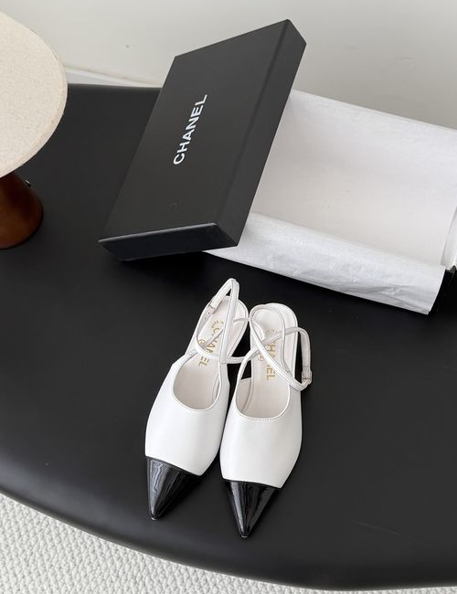 Chanel New Pointed Toe High Heels, Classic Color Block, Private Mold Hardware, Sheepskin Lining