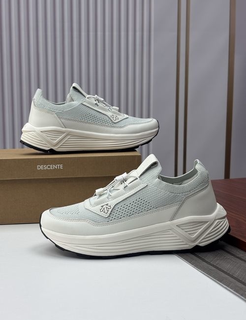 Descente Breathable Cushioned Running Shoes For Sports