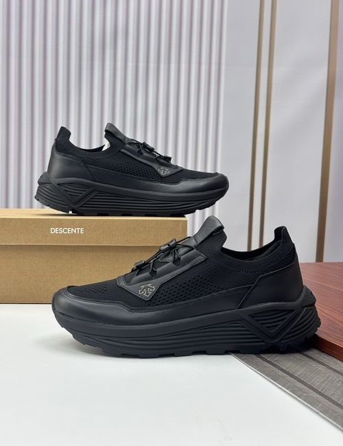 Descente Breathable Cushioned Running Shoes For Sports
