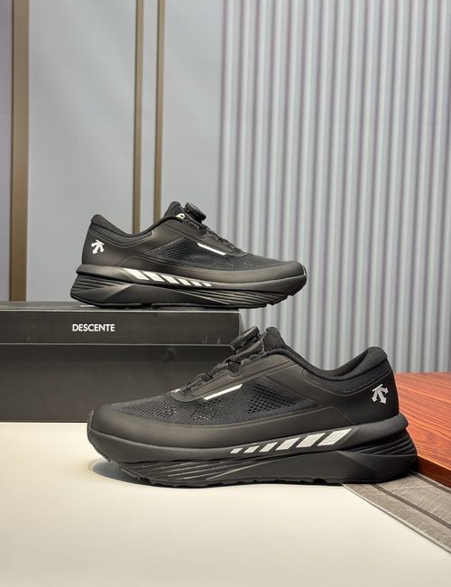 Descente GORE-TEX Cushioned BOA Running Sneakers
