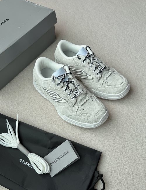 Balenciaga Hamptons Worn-Out Mixed Material Sneakers