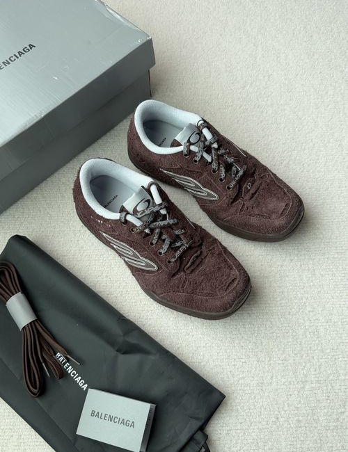 Balenciaga Hamptons Worn-Out Mixed Material Sneakers