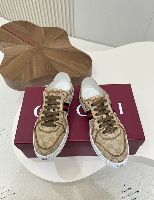 Gucci Vintage Distressed Casual Sneakers