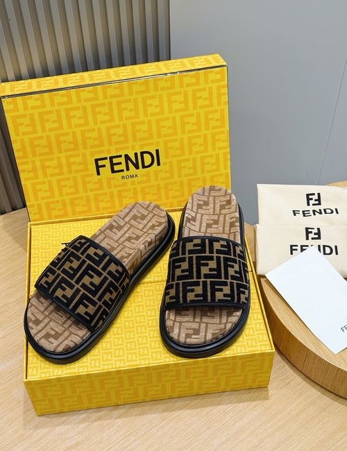Fendi Beach Sandals With Flexible Rubber Sole