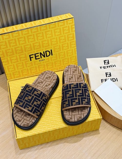 Fendi Beach Sandals With Flexible Rubber Sole