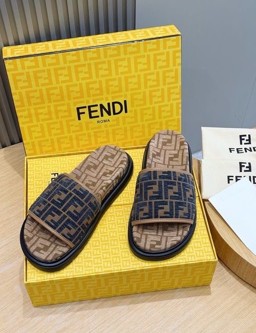 Fendi Beach Sandals With Flexible Rubber Sole