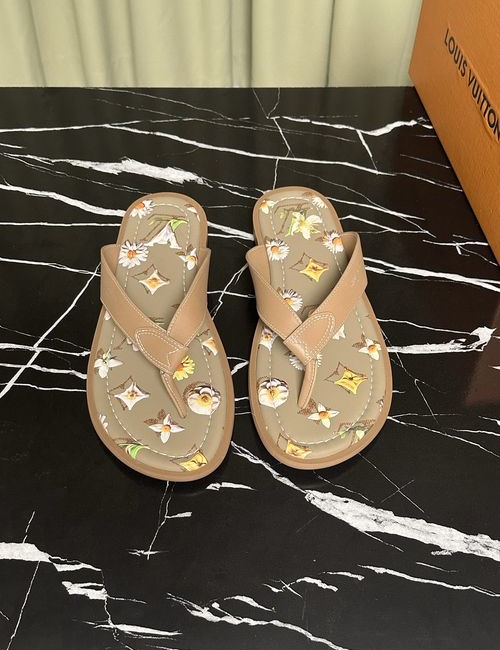 Louis Vuitton LV Cowhide Logo Printed Comfort Slides