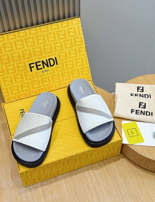Fendi Beach Sandals With Flexible Rubber Sole