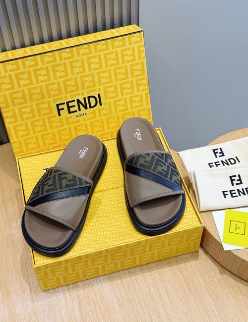 Fendi Beach Sandals With Flexible Rubber Sole