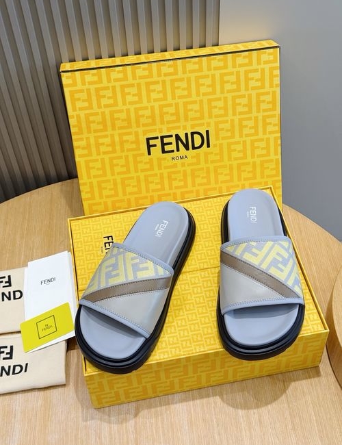 Fendi Beach Sandals With Flexible Rubber Sole