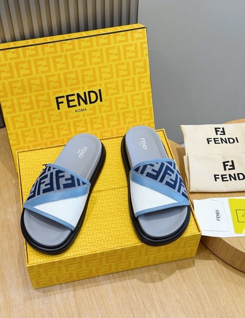 Fendi Beach Sandals With Flexible Rubber Sole