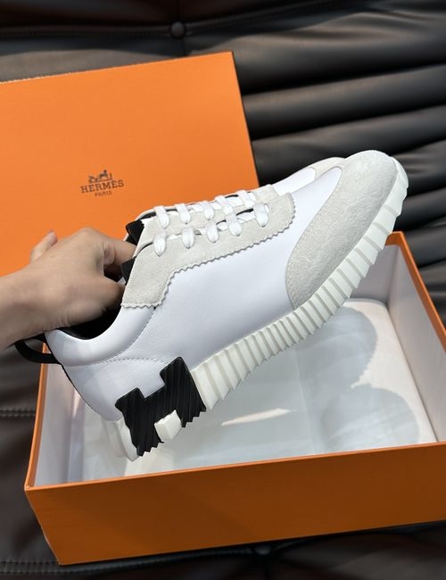 Hermes Stylish Sports Shoes With Lightweight EVA Sole