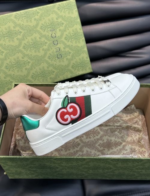 Gucci Classic White Sneakers With Top Leather Upper