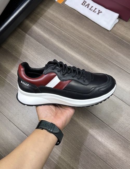 Prada Premium Leather Casual Sneakers