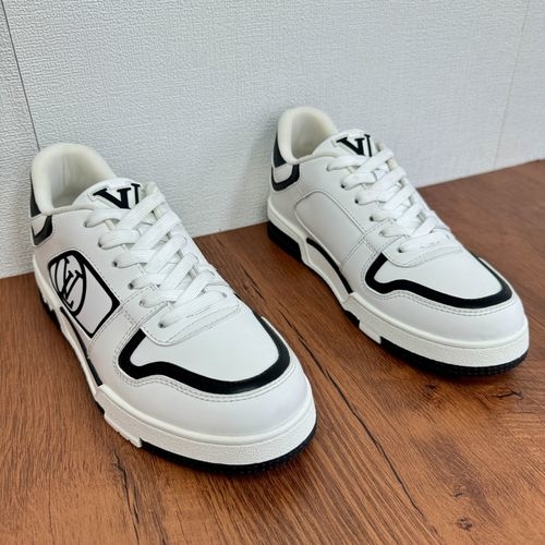 Louis Vuitton LV Neo Run Away Leather Sneakers