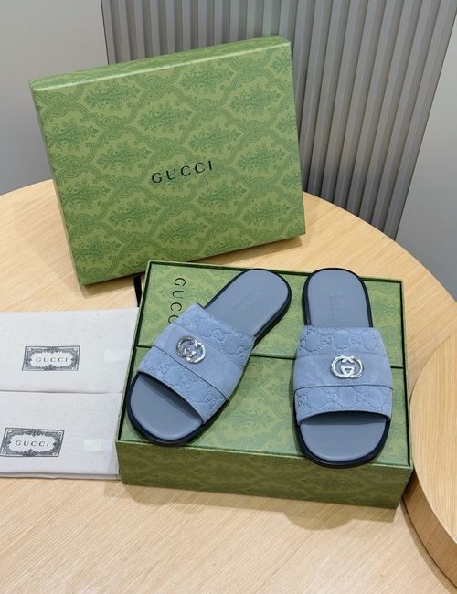 Gucci Interlocking G Slides. Coastal Inspiration. Leather Sole.