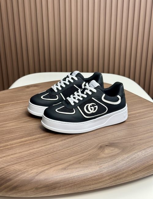 Gucci Premium Leather Casual Sneakers With Embroidered Totem