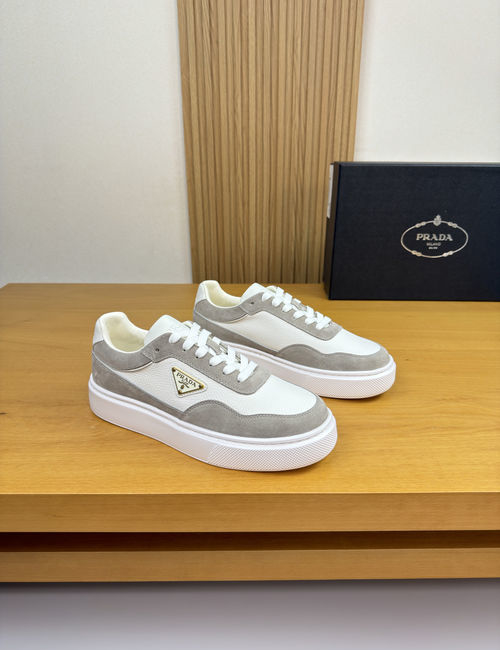Prada Grain Leather Casual Sneakers