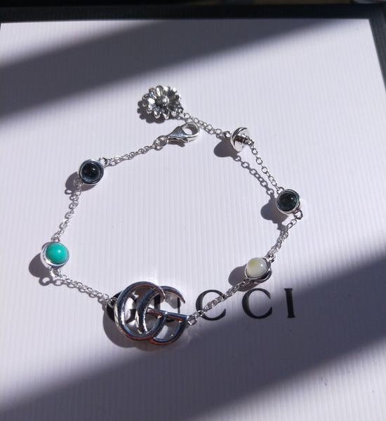 Gucci Turquoise Bead Bracelet with Daisy Charm