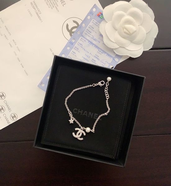 Chanel Star Decorated Pearl Chain Bracelet
