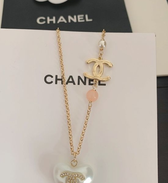 Chanel Popular Heart Shape Necklace