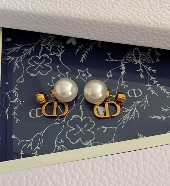 Christian Dior CD Two Size Pearl Drop Earrings