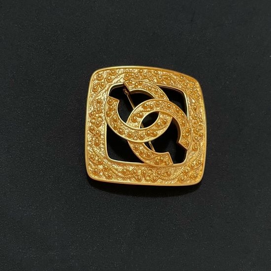 Chanel Vintage Court Style Classic Brooch